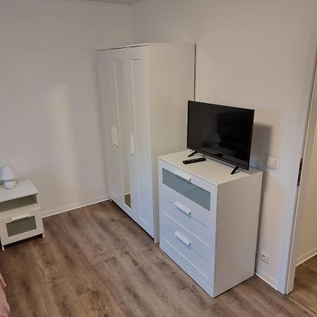 Gaestehaus-Ferienwohnung-Appartement Mit Terrasse - Naehe Kliniken/ Herzzentrum Bad Oeynhausen Eksteriør billede