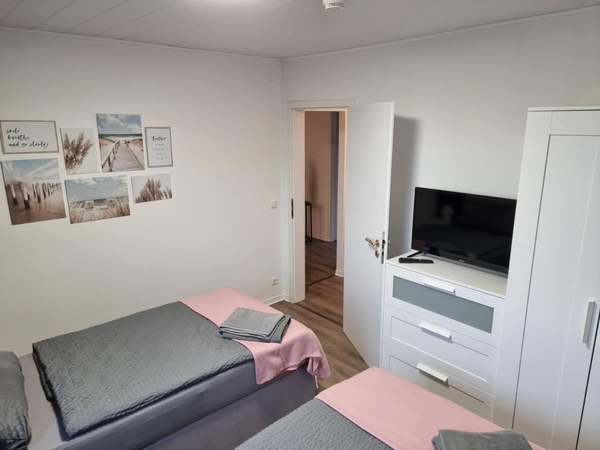Gaestehaus-Ferienwohnung-Appartement Mit Terrasse - Naehe Kliniken/ Herzzentrum Bad Oeynhausen Eksteriør billede
