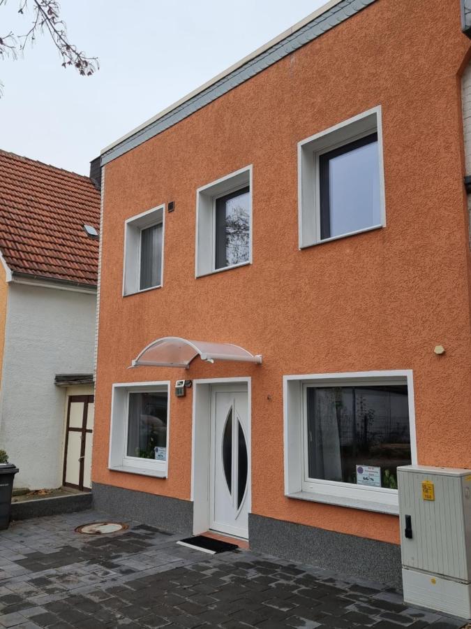 Gaestehaus-Ferienwohnung-Appartement Mit Terrasse - Naehe Kliniken/ Herzzentrum Bad Oeynhausen Eksteriør billede